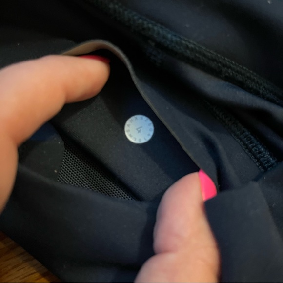 Lululemon In Movement 7/8 Tight *Everlux 25" in
Mineral Blue size 4 - Picture 6 of 7